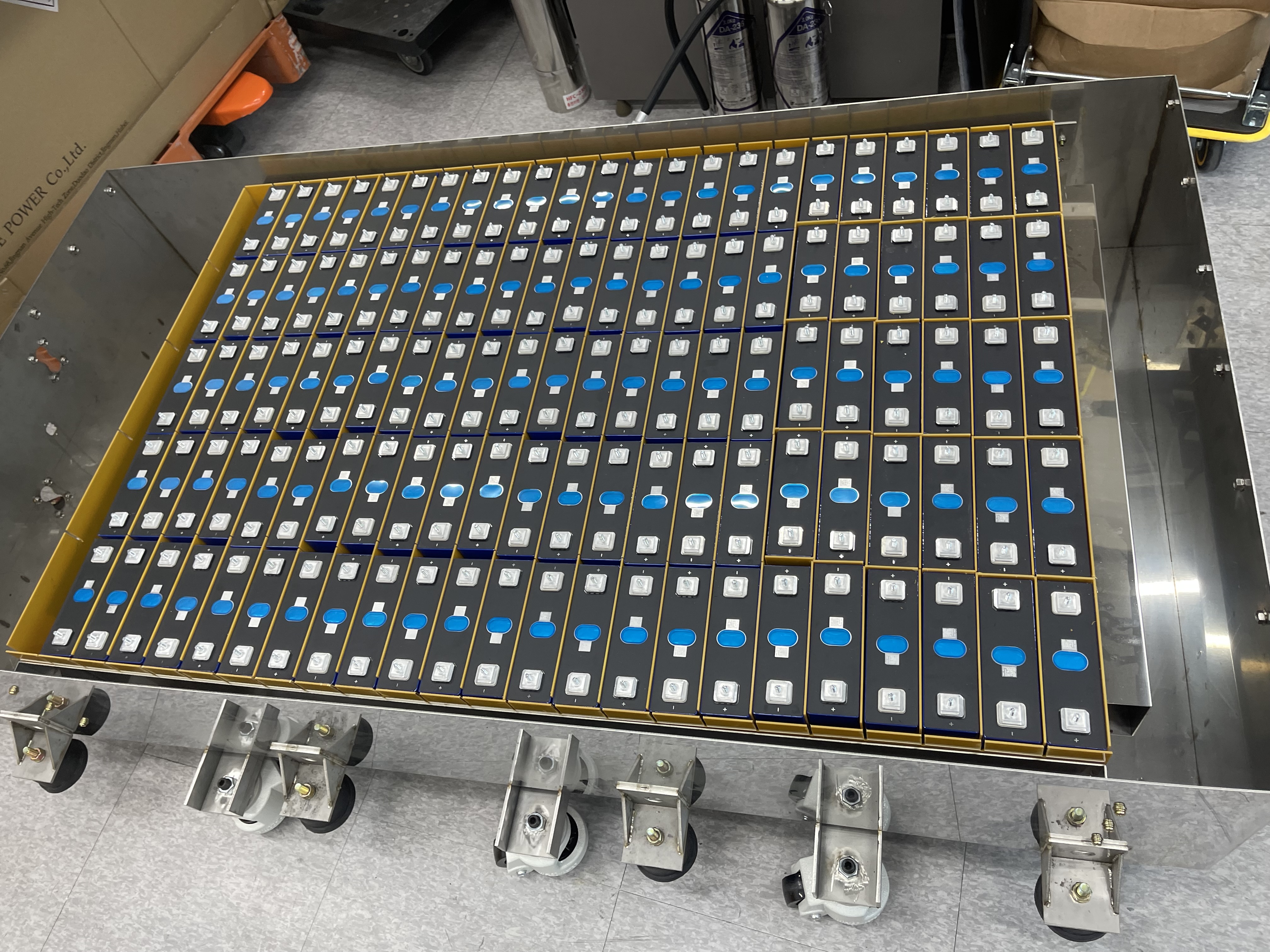 Battery Assembly Photo 3