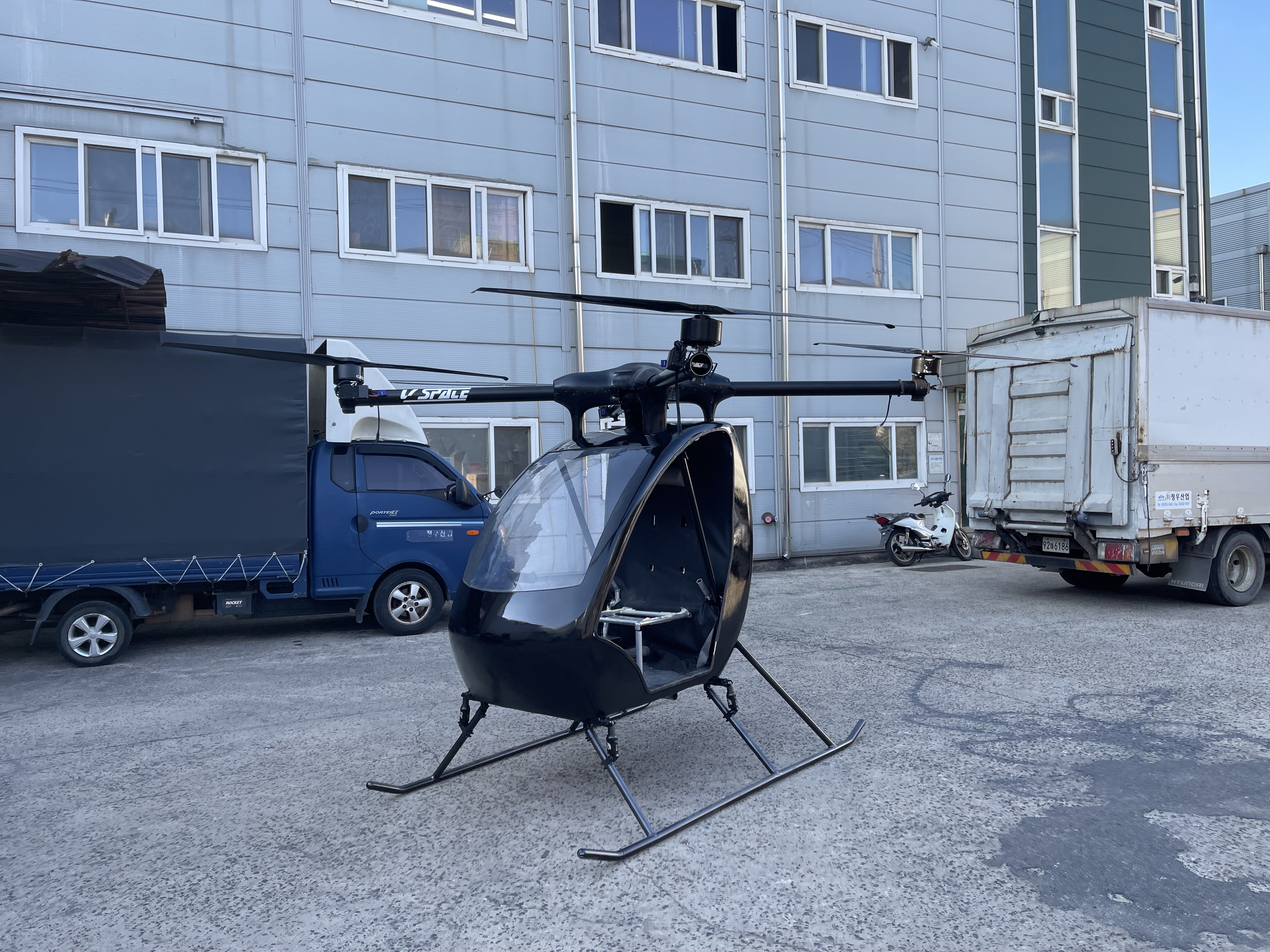 Completed Aircraft Right View